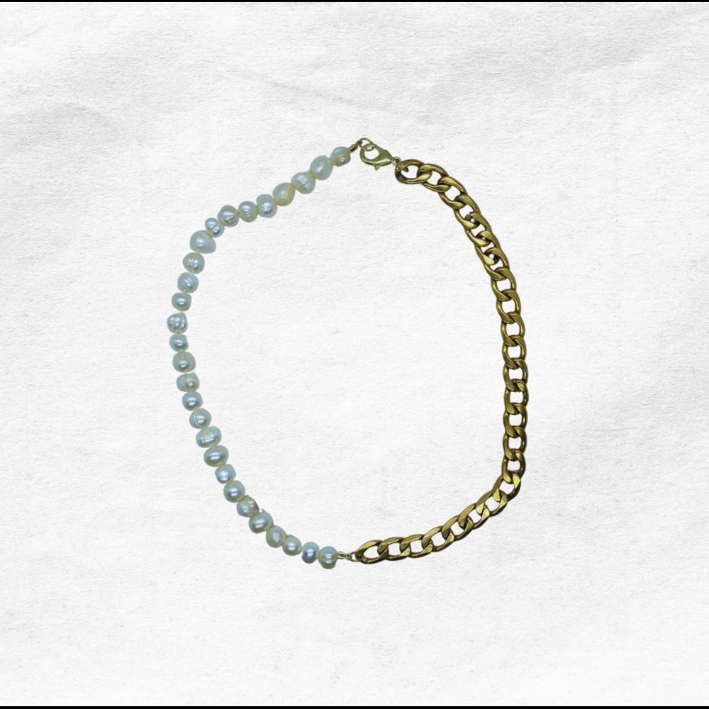 Keep it classy necklace